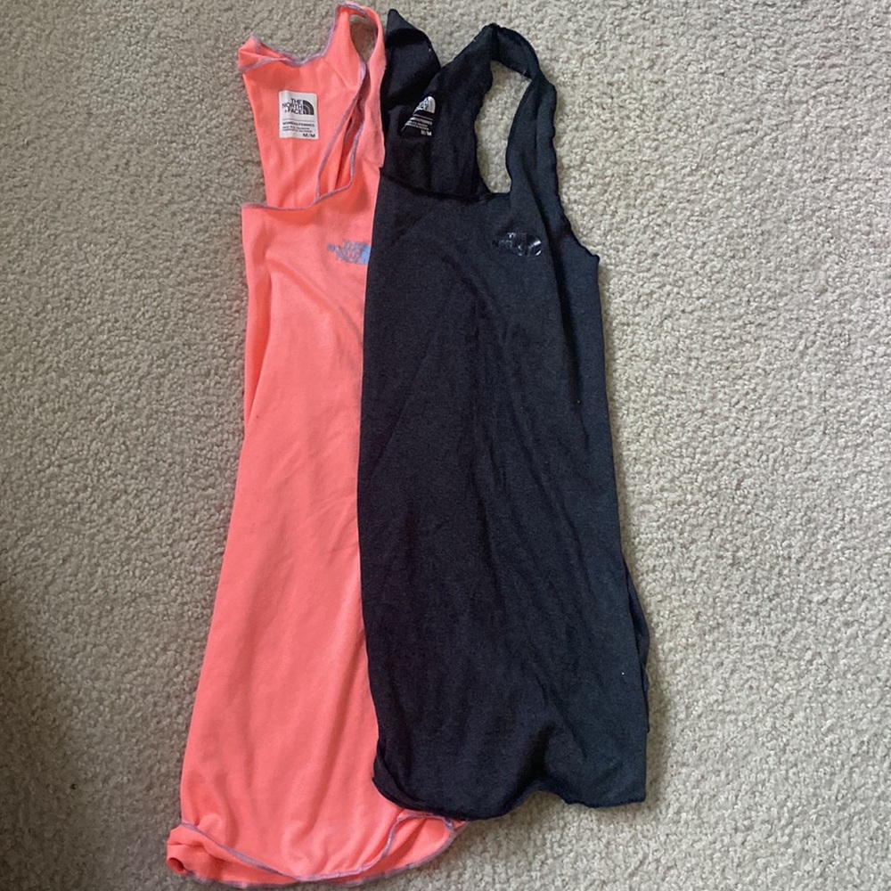 (2 for $25)  north face tanks Sz medium
